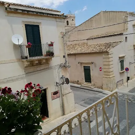 Casa Al Centro Di Carolina * Avola